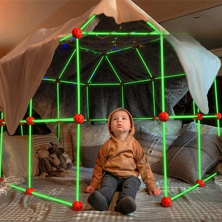 Kit créatif et éducatif pour enfants, développe la motricité et l'imagination. Parfait pour activités manuelles intérieures.