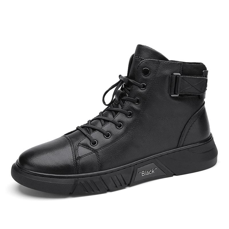 Bottes en cuir noir robustes pour homme, faites main, élégantes et antidérapantes, idéales pour le quotidien.