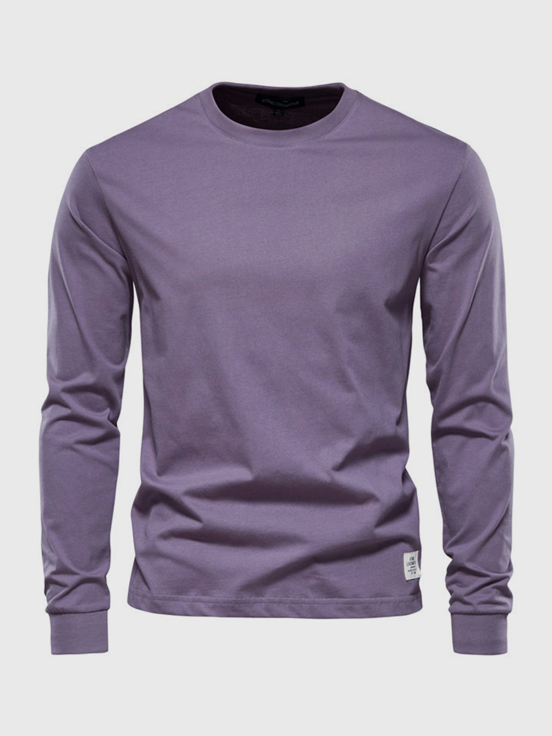 T-shirt homme polyvalent, manches longues et col rond, idéal pour un confort quotidien et un style casual.