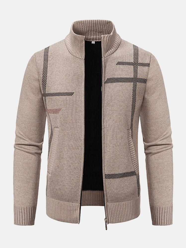 Pull cardigan homme beige, confort raffiné et polyvalent. Idéal comme veste légère pour l'automne ou l'hiver.