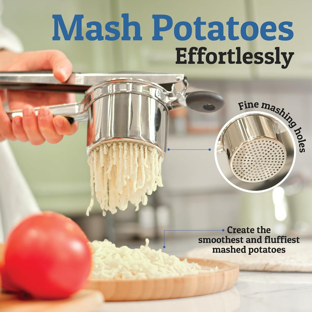 Design moderne pour ce presse-purée en inox, l'outil idéal pour des purées de légumes et fruits.