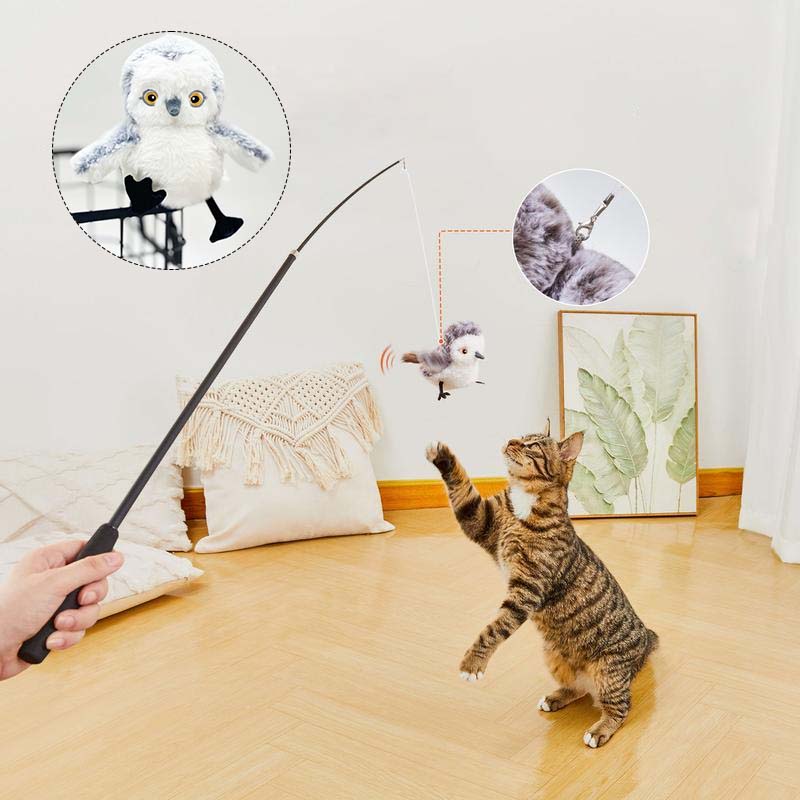 Ce jouet interactif pour chats combine plumes et sons réalistes pour une stimulation optimale.