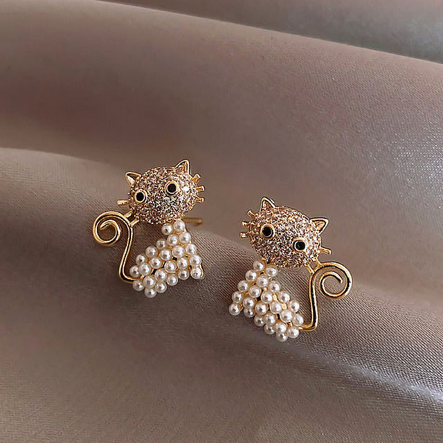 Boucles d'oreilles licorne scintillantes pour femmes, avec zirconium, ajoutent une touche magique à tout style.