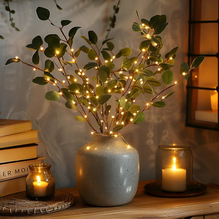 Lampe branche LED EverLeaf, design floral naturel. Lumière d'ambiance douce pour décoration intérieure.