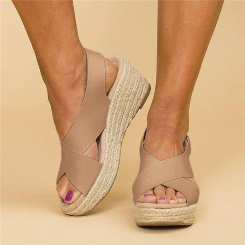Sandales orthopédiques femme avec soutien plantaire avancé, soulageant la douleur aux pieds. Confort et bien-être assurés.
