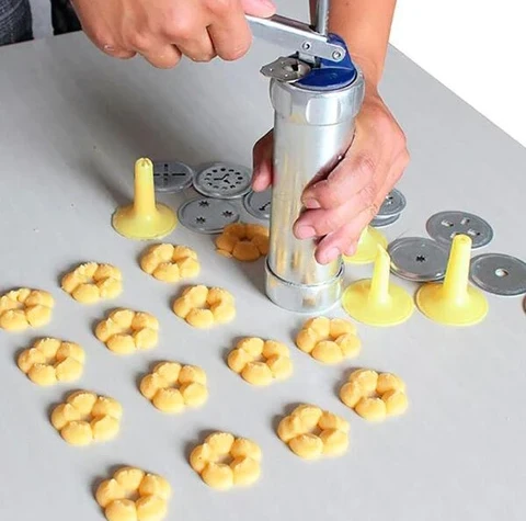 Ustensile de pâtisserie, presse à biscuits créative pour une décoration facile et rapide de gâteaux et biscuits.