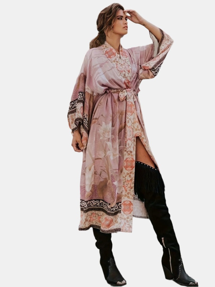 Robe de chambre kimono femme en coton léger, imprimé floral, sensation de fluidité et confort.