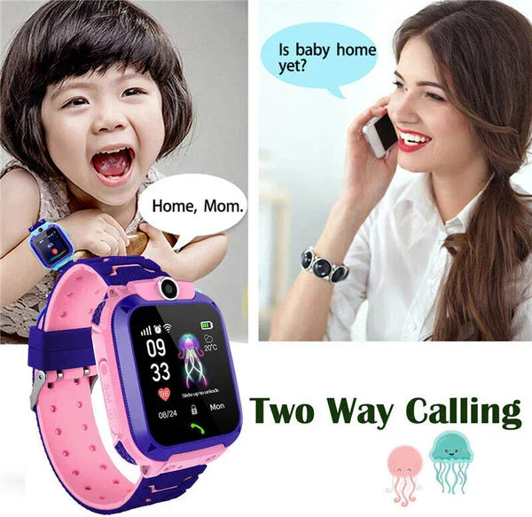 Enfant actif avec sa montre GPS, garantissant sa sécurité et localisation précise lors des jeux en extérieur. Parents sereins.