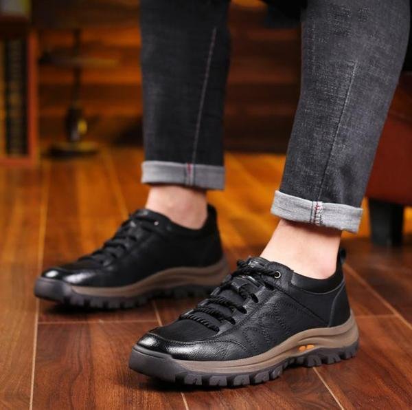 Chaussures de travail hommes imperméables et durables, avec semelle antidérapante.