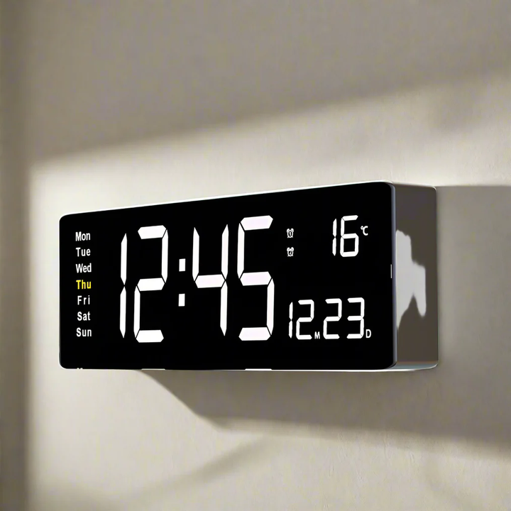 Horloge LED murale à affichage numérique vibrant, alimentée par USB, apporte modernité à votre espace.