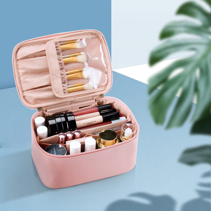 Accessoire beauté bleu: organisateur de maquillage avec des séparateurs pour un rangement facile.