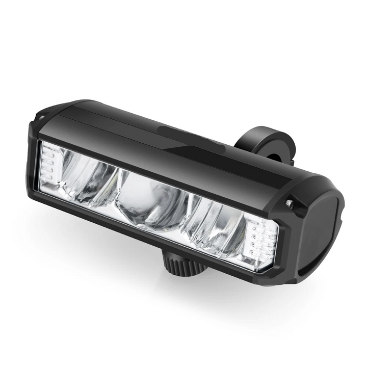 Lampe vélo 1400 lumens pour éclairer les routes urbaines et rurales en toute sécurité la nuit.