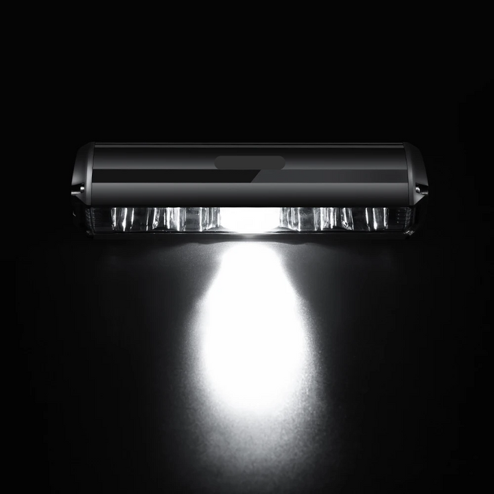 Lumière vélo pour cyclisme nocturne, 1400 lumens. Illuminez votre chemin pour une sécurité accrue.