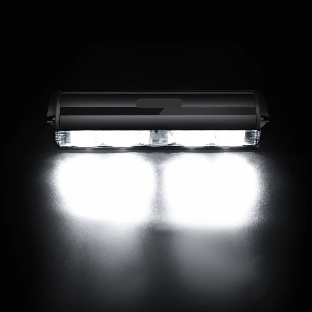 Lampe vélo haute performance 1400 lumens, robuste et fiable pour l'éclairage nocturne sécurisé.
