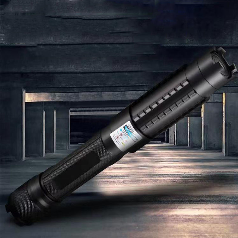 Laser étanche pour exploration extérieure, parfait pour la survie et l'orientation en milieu sauvage.
