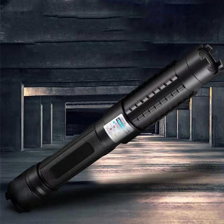 Laser étanche pour exploration extérieure, parfait pour la survie et l'orientation en milieu sauvage.