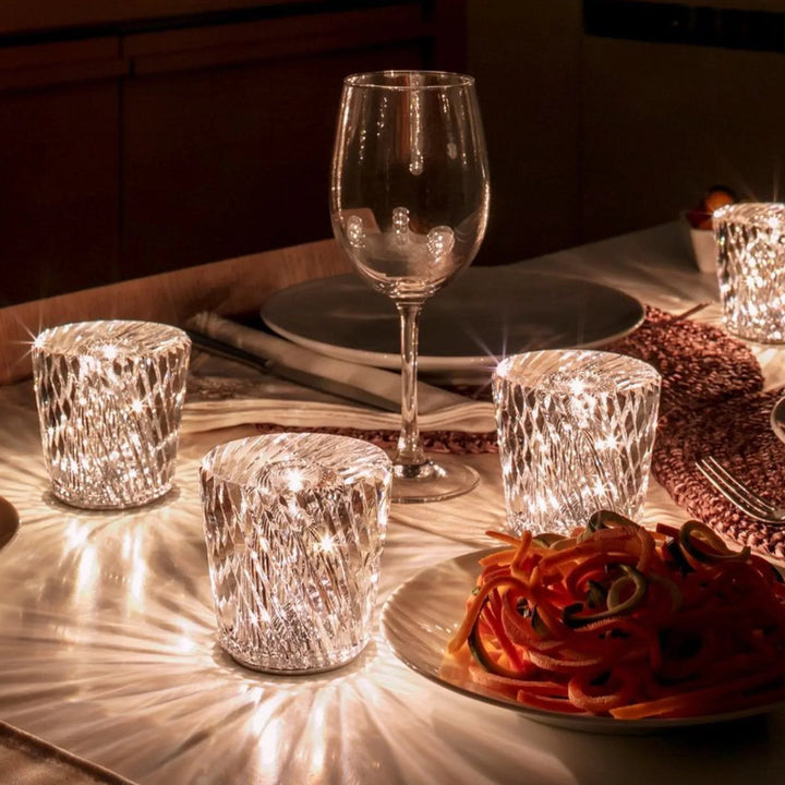 Lampe de table rechargeable en forme de diamant, lumière LED pour une ambiance chaleureuse et luxe.