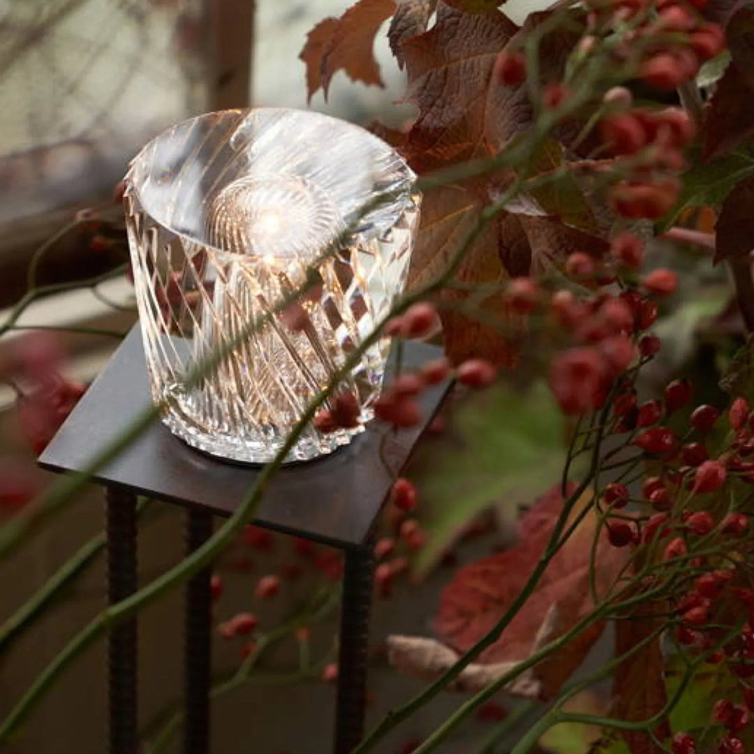 Lampe rechargeable sans fil, design cristal moderne, idéale comme lumière d'appoint ou décoration LED.