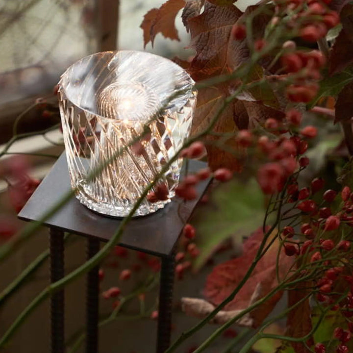 Lampe rechargeable sans fil, design cristal moderne, idéale comme lumière d'appoint ou décoration LED.