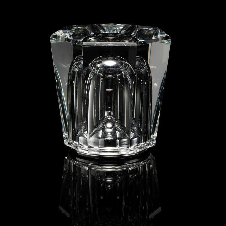 Lampe LED sans fil, rechargeable, effet cristal de diamant, parfaite pour une lumière d'ambiance raffinée.