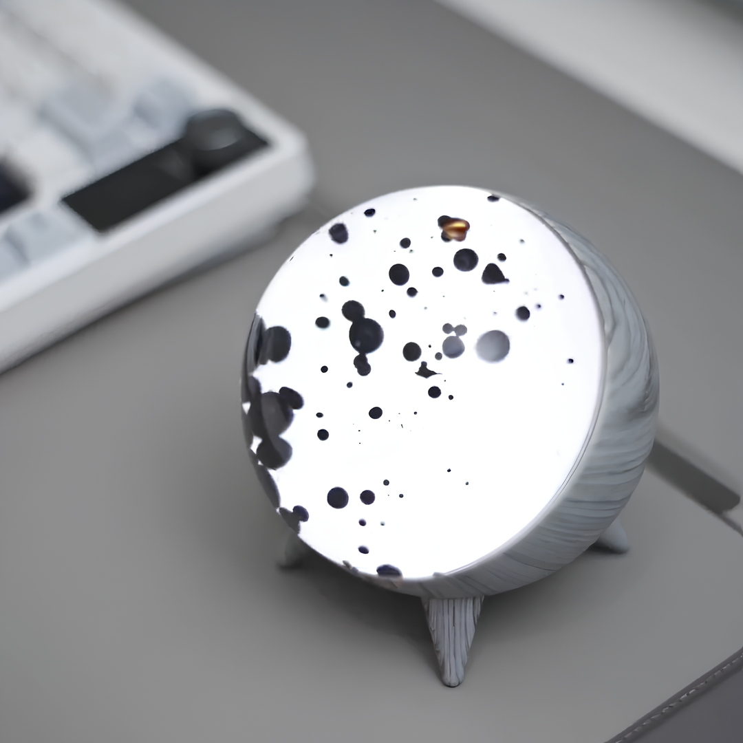 Créez une ambiance immersive avec cette lampe ferrofluide musicale, luminaire décoratif interactif pour maison moderne.