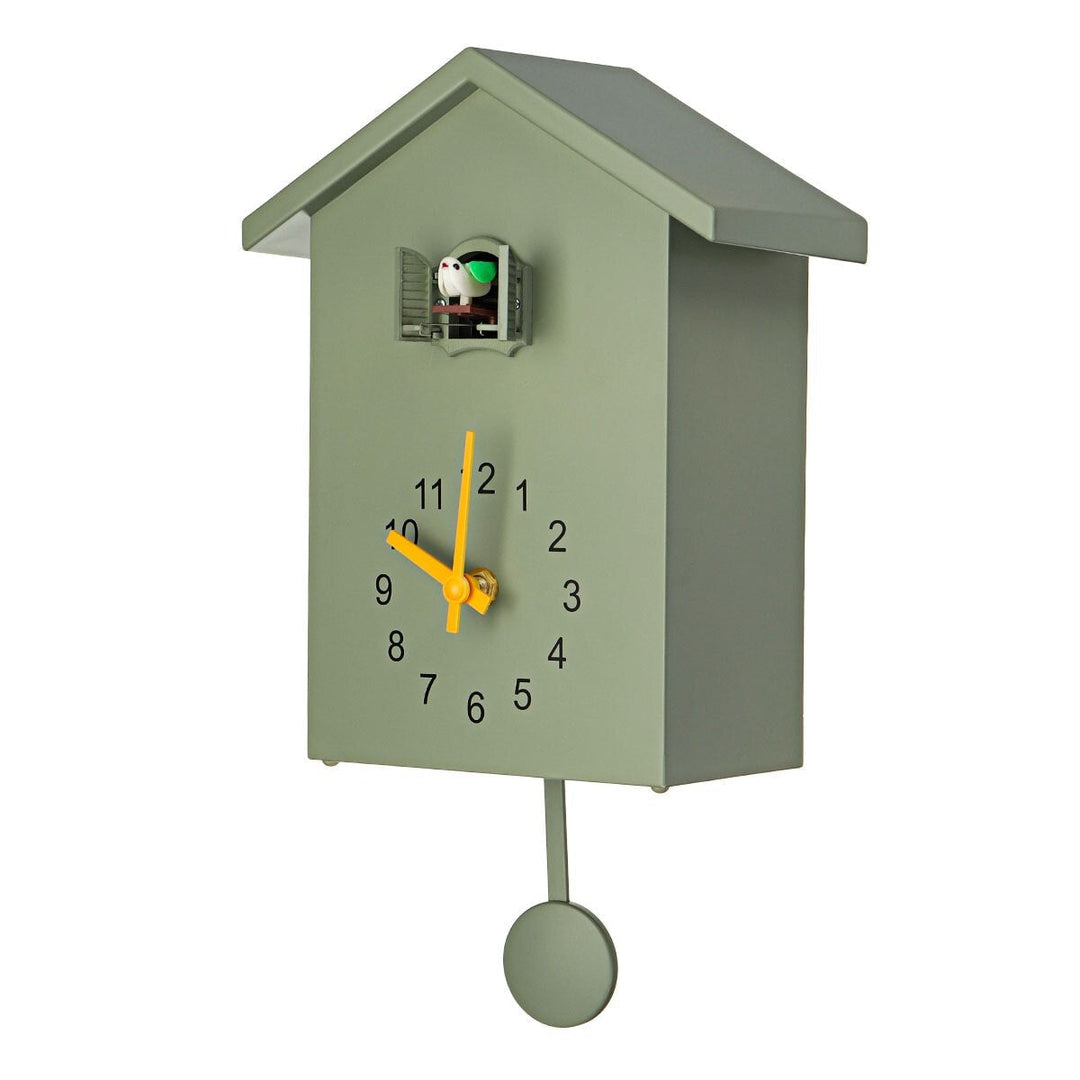 Décoration murale unique : horloge à coucou pour salon ou chambre, avec son design élégant.