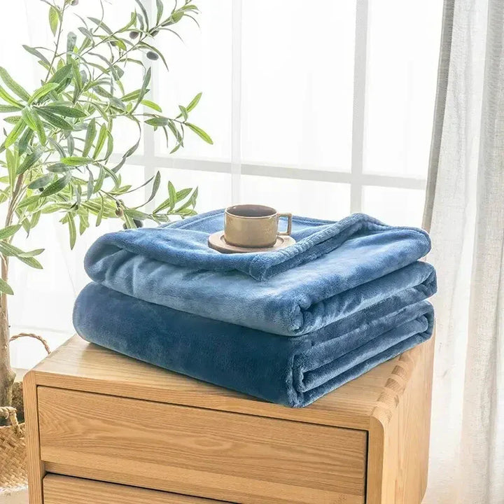 Plaid ultra doux en flanelle, parfait pour un confort supérieur et une ambiance cocooning garantie.