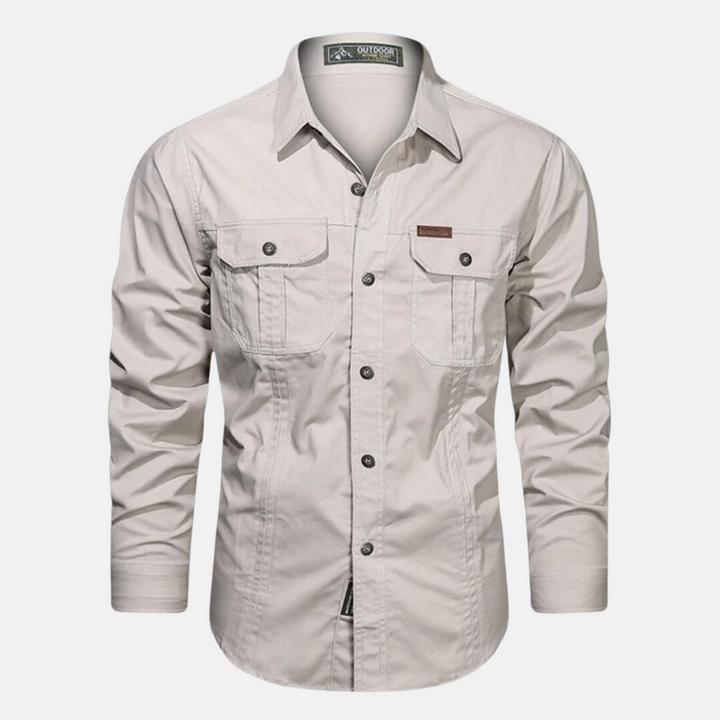Chemise cargo homme polyvalente et stylée, idéale pour un look casual chic au quotidien. Confort et mode masculine.