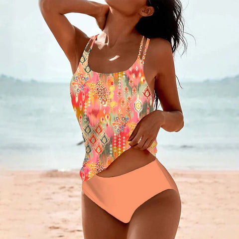 Maillot de bain tankini femme Livia, idéal pour l'été et les vacances avec un look moderne.