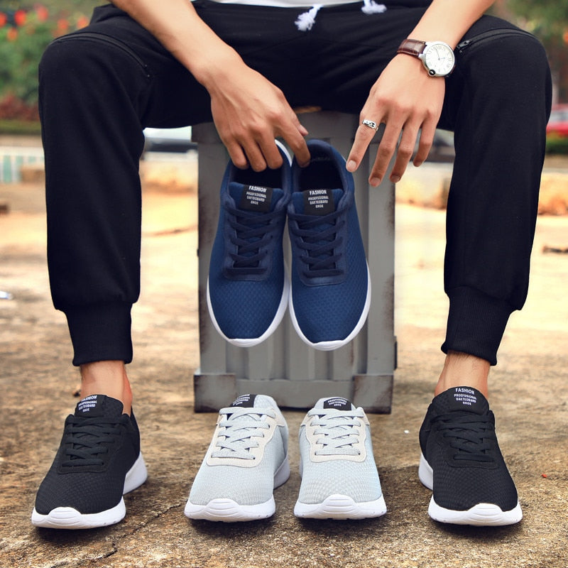 Baskets homme noires polyvalentes. Confortables et légères, parfaites pour l'automne et les activités quotidiennes.
