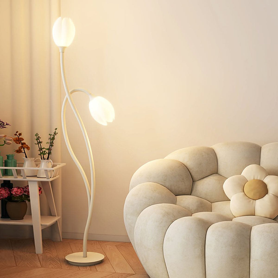 Lampadaire moderne design fleur pour salon, éclairage élégant et contemporain.
