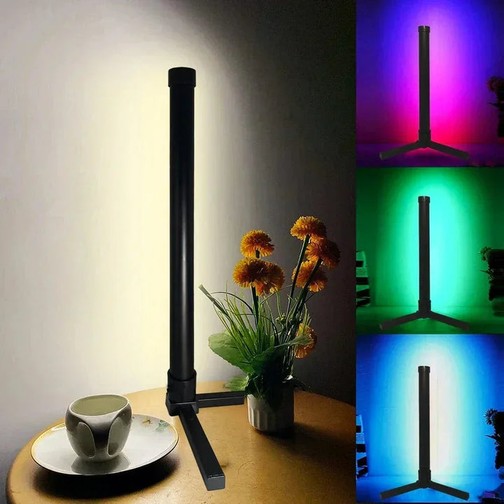Lampe d'angle lumineuse LED RGB avec télécommande pour créer une ambiance colorée et moderne.