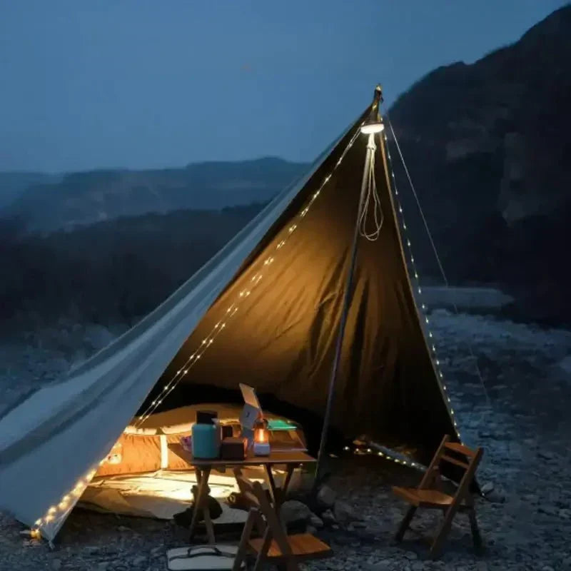 Lampe LED de camping polyvalente et extensible, parfaite pour l'éclairage extérieur et la randonnée.