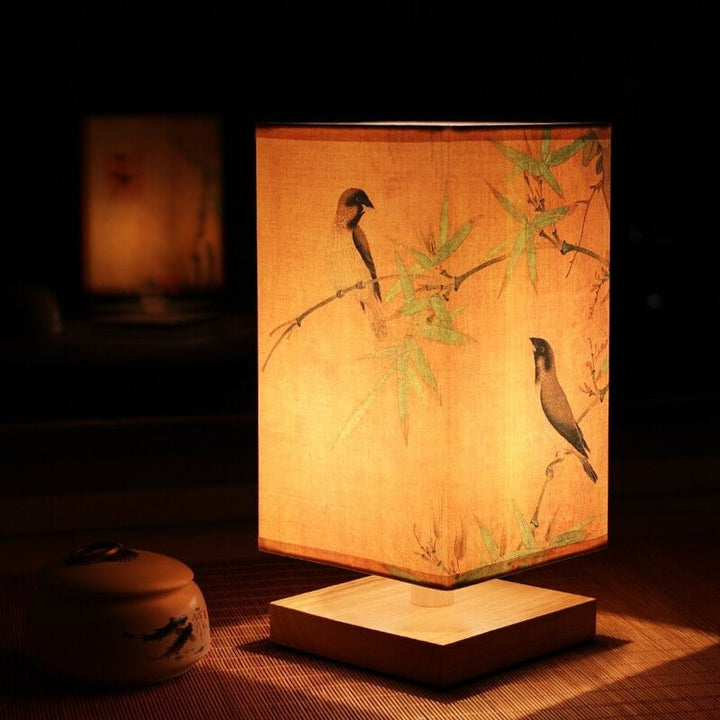 Lampe de table LED Japandi moderne, minimaliste, en bois pour un intérieur zen, éclairage chaleureux.