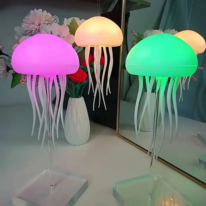 Lampe méduse LED USB, design moderne et relaxant, parfait pour une ambiance marine dans toute pièce.
