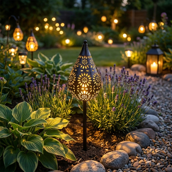 Lampe solaire goutte d'eau décorative pour jardin, crée une ambiance chaleureuse en extérieur, sans fil, écologique.