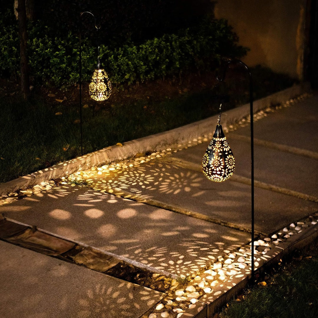 Lampe solaire décorative pour éclairage d'ambiance du jardin, design goutte d'eau, parfaite pour extérieur.