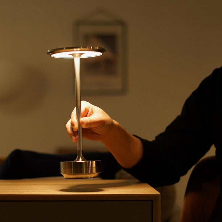 Lampe de table Glimmera sans fil avec interrupteur tactile dimmable. Design scandinave pour un intérieur chic.
