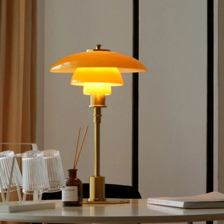 Lampe de chevet LED en verre, design nordique minimaliste, pour une chambre à coucher moderne.