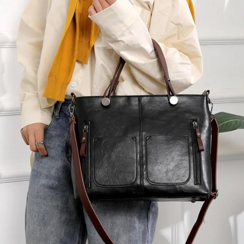 Sac élégant en cuir pour femme, bandoulière ajustable. Idéal comme accessoire quotidien et chic.