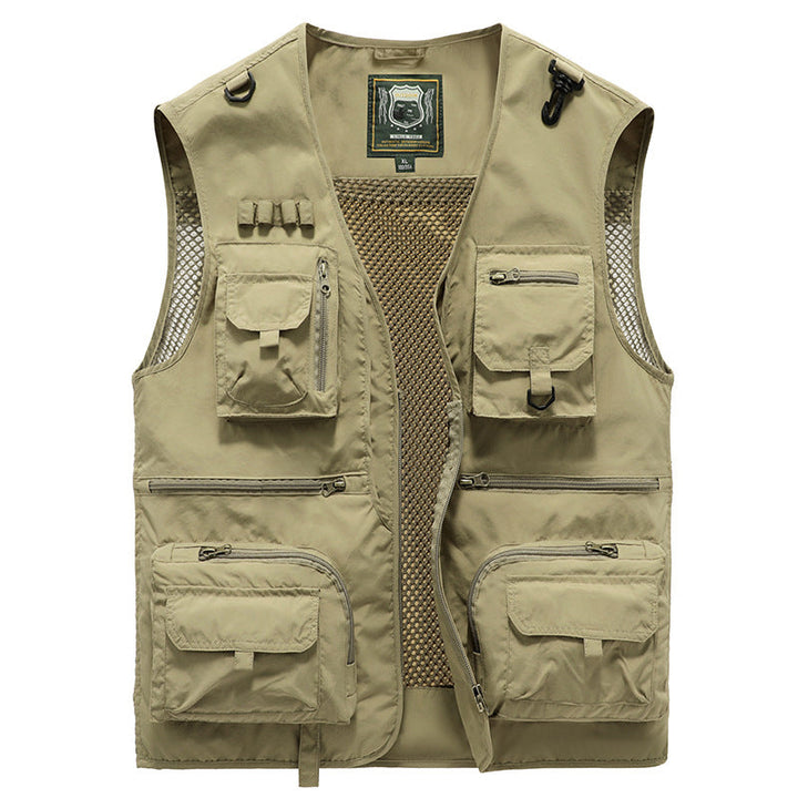 Veste outdoor homme coupe-vent, respirante, idéale pour les journées venteuses en montagne.