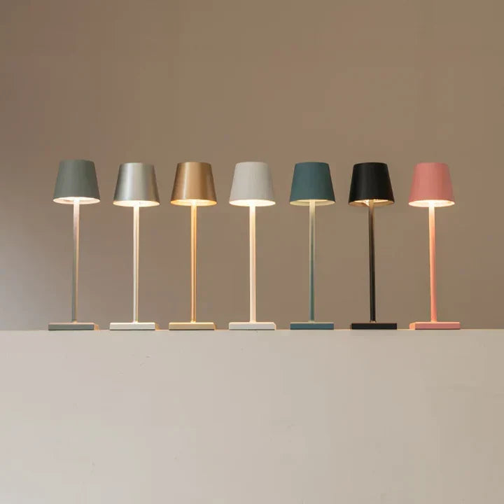 Lampe LED rechargeable pour table, étanche, idéale déco et ambiance, utilisation intérieure et extérieure.