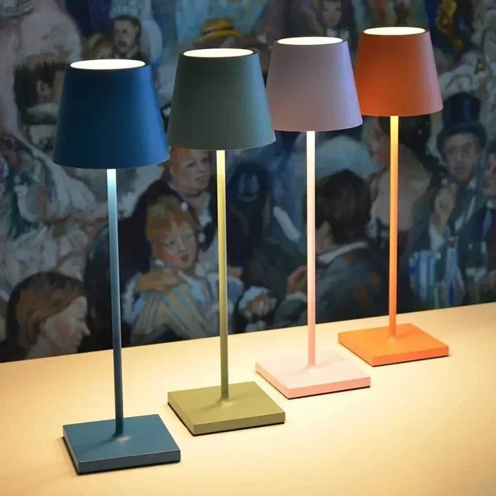 Lampe de table sans fil LED, rechargeable, étanche, parfaite pour terrasse ou salon, variateur d'intensité.