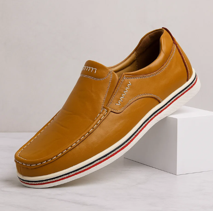 Mocassins homme élégants et décontractés. Chaussures polyvalentes pour la ville, faciles à enfiler. Style urbain.
