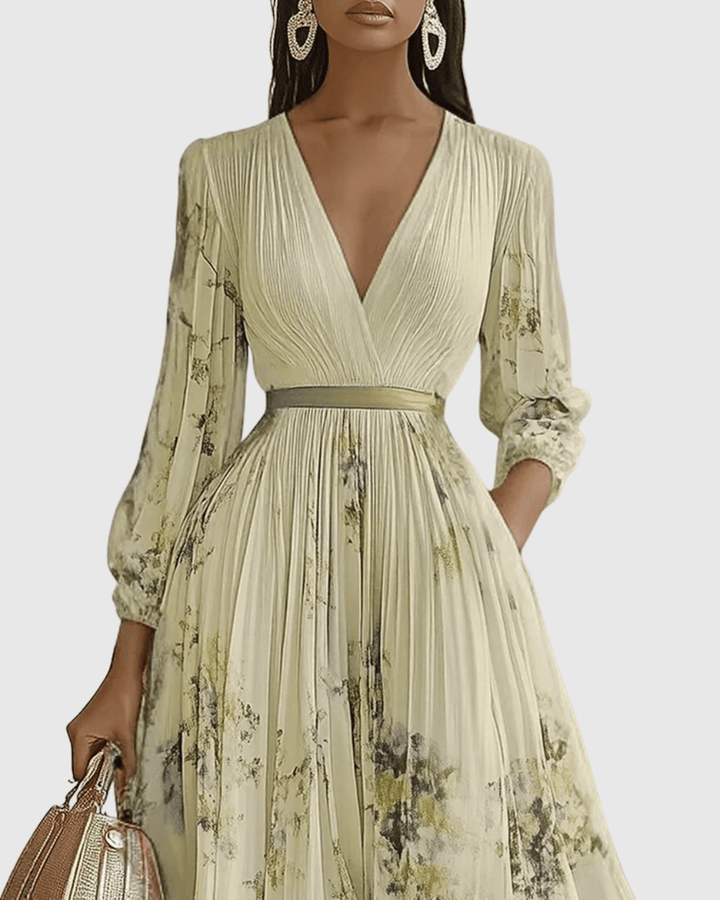 Magnifique robe longue plissée femme, design élégant, pour un look chic et moderne.