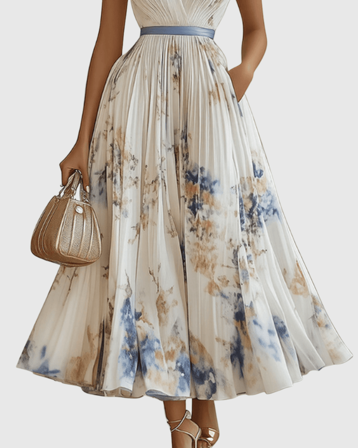 Élégante robe longue plissée pour femme, vêtement polyvalent, mode féminine moderne.