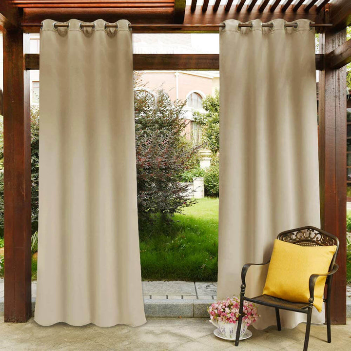 Rideaux extérieurs brise-vue imperméables pour jardin, balcon ou terrasse. Créez un espace intime et protégé.