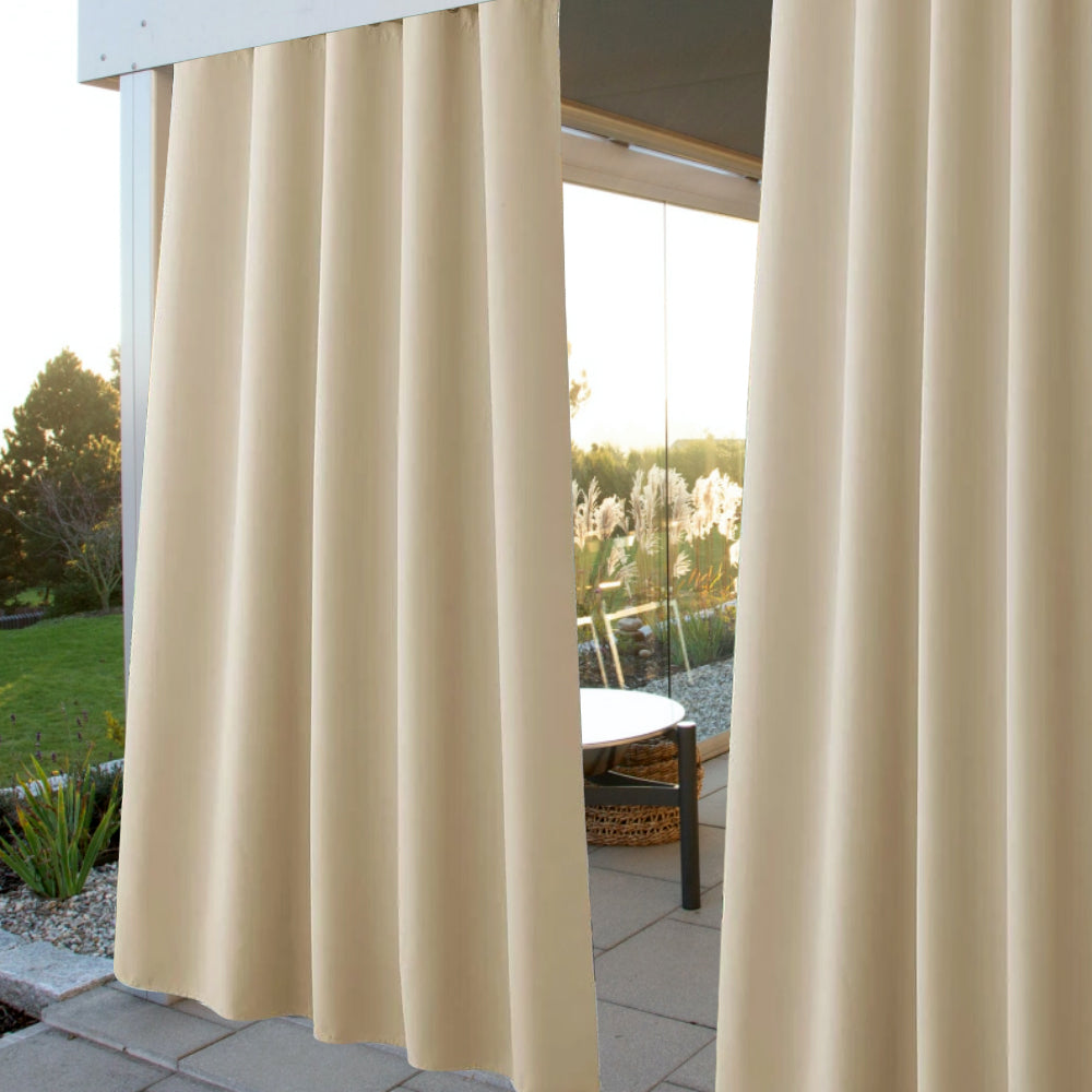 Paire de rideaux extérieurs robustes, imperméables et occultants, parfaits pour votre terrasse ou jardin.