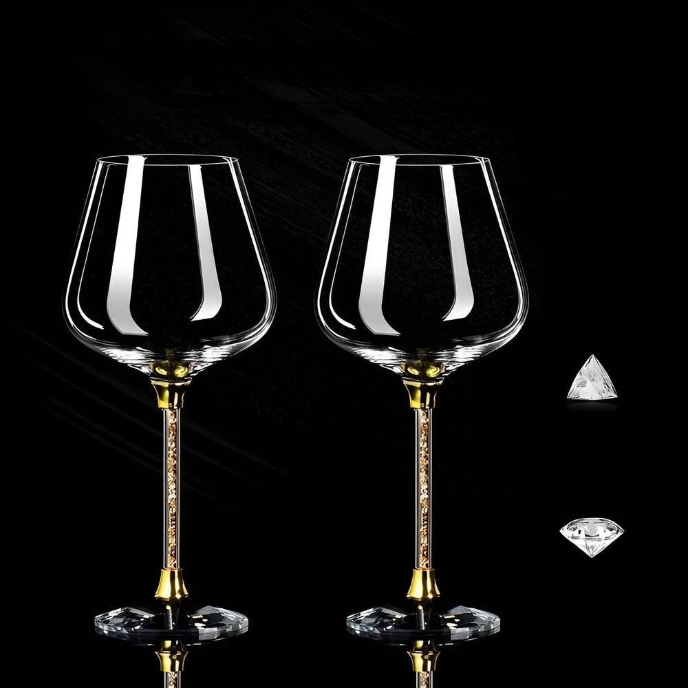 Paire de verres à vin en cristal de luxe, parfaits pour sublimer vos soirées et réceptions élégantes.