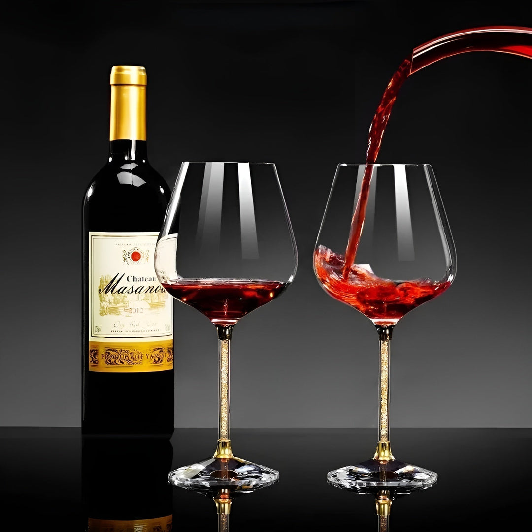 Verres à vin en cristal, design moderne et élégant, parfaits pour une dégustation luxueuse.